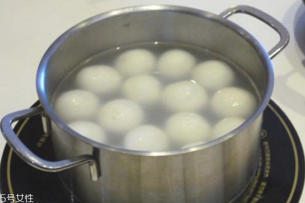 湯圓怎么煮多久 煮湯圓的小技巧 湯圓怎么煮多久 煮湯圓的小技巧