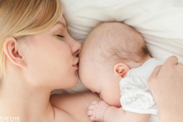 前奶和后奶的區(qū)別 都不能少哦 前奶和后奶的區(qū)別 都不能少哦