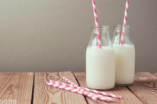 脫脂奶粉有營(yíng)養(yǎng)嗎 吃起來(lái)并不健康