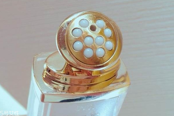 迪奧滾珠眼霜怎么樣 迪奧滾珠眼霜使用方法 迪奧滾珠眼霜怎么樣 迪奧滾珠眼霜使用方法