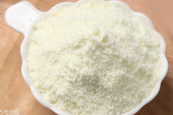 脫脂奶粉適合什么人喝 減肥人士的選擇 脫脂奶粉適合什么人喝 減肥人士的選擇