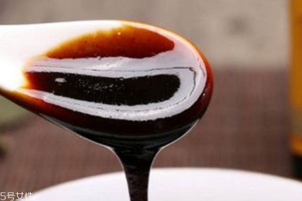 秋梨膏和枇杷膏的區(qū)別 可以止咳嗎 秋梨膏和枇杷膏的區(qū)別 可以止咳嗎