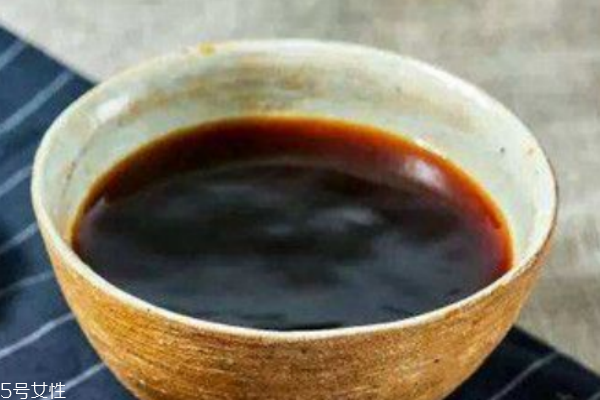 秋梨膏和枇杷膏的區(qū)別 可以止咳嗎 秋梨膏和枇杷膏的區(qū)別 可以止咳嗎