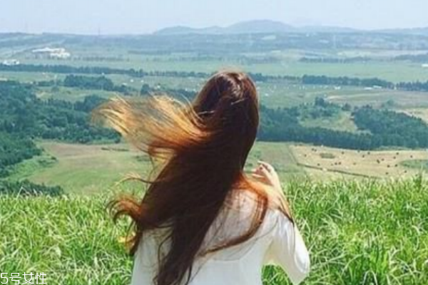 頭部脂溢性皮炎用什么洗發(fā)水 洗發(fā)水很重要 頭部脂溢性皮炎用什么洗發(fā)水 洗發(fā)水很重要