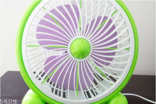 電風(fēng)扇哪種類型好 電風(fēng)扇選購指南 電風(fēng)扇哪種類型好 電風(fēng)扇選購指南