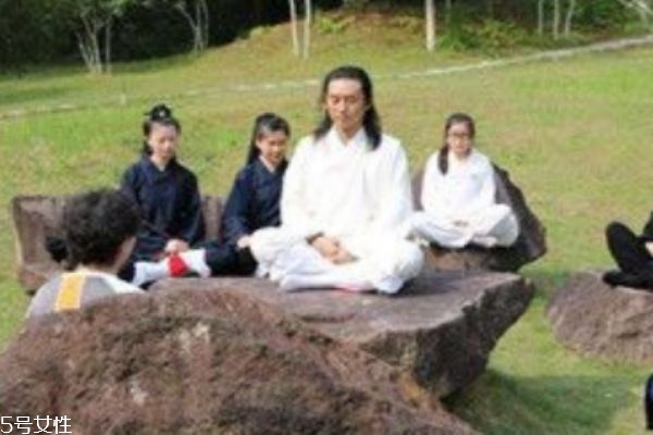 辟谷和斷食的區(qū)別 辟谷要注意什么 辟谷和斷食的區(qū)別 辟谷要注意什么