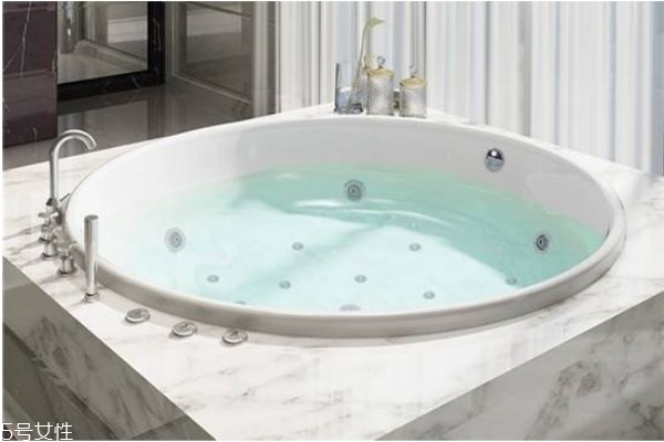 浴缸尺寸一般多大合適 浴缸的分類(lèi)及特點(diǎn)