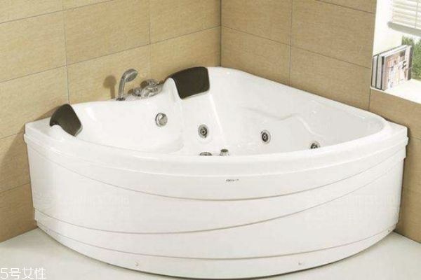 浴缸尺寸一般多大合適 浴缸的分類(lèi)及特點(diǎn)