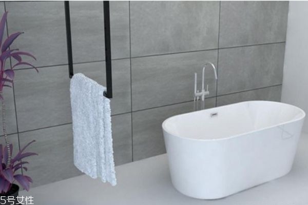 浴缸什么材質(zhì)的好 各類浴缸優(yōu)缺點(diǎn) 浴缸什么材質(zhì)的好 各類浴缸優(yōu)缺點(diǎn)