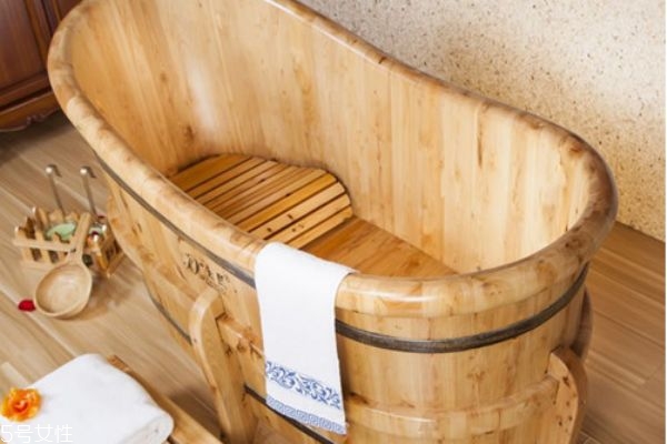 浴缸什么材質(zhì)的好 各類浴缸優(yōu)缺點(diǎn) 浴缸什么材質(zhì)的好 各類浴缸優(yōu)缺點(diǎn)