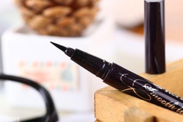 眼線筆干了怎么弄 熱水泡泡能繼續(xù)用 眼線筆干了怎么弄 熱水泡泡能繼續(xù)用