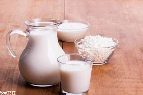 牛奶什么時候喝最好 每天堅持喝牛奶的好處 牛奶什么時候喝最好 每天堅持喝牛奶的好處