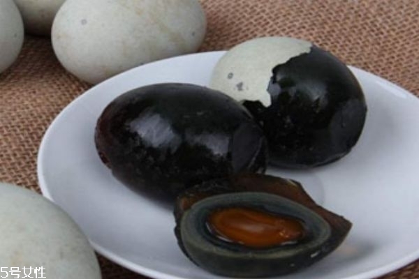 無鉛皮蛋真的無鉛嗎 皮蛋不能和什么一起吃 無鉛皮蛋真的無鉛嗎 皮蛋不能和什么一起吃
