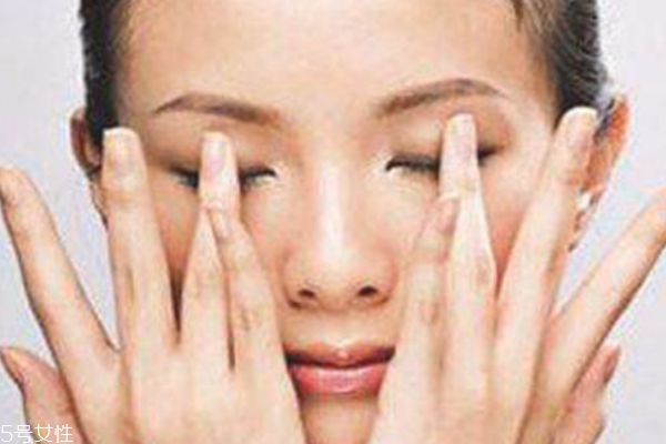 眼睛充血是什么原因 盡量避免疲勞用眼 眼睛充血是什么原因 盡量避免疲勞用眼