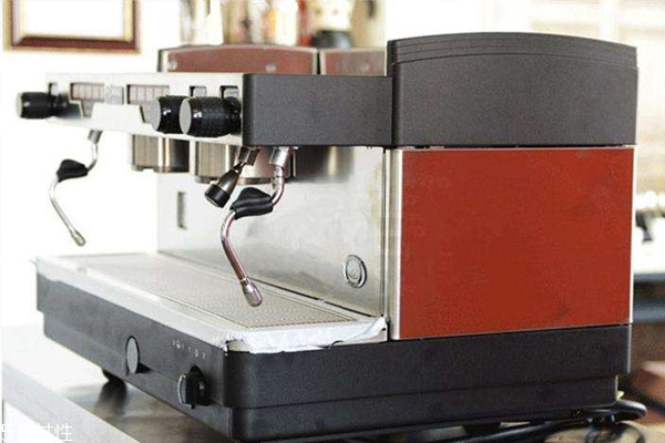 半自動咖啡機適合家用嗎 新手不建議 半自動咖啡機適合家用嗎 新手不建議