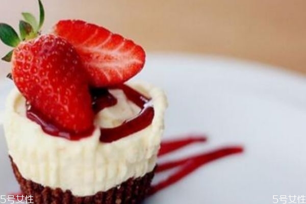 生理期吃甜食會胖嗎 可以緩解痛經嗎