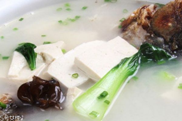 多囊卵巢綜合癥的調(diào)理 生活上要注意 多囊卵巢綜合癥的調(diào)理 生活上要注意