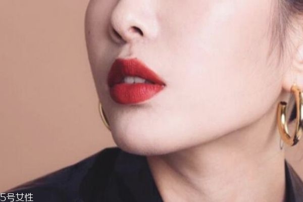 蘭蔻196怎么樣 蘭蔻196口紅試色 蘭蔻196怎么樣 蘭蔻196口紅試色