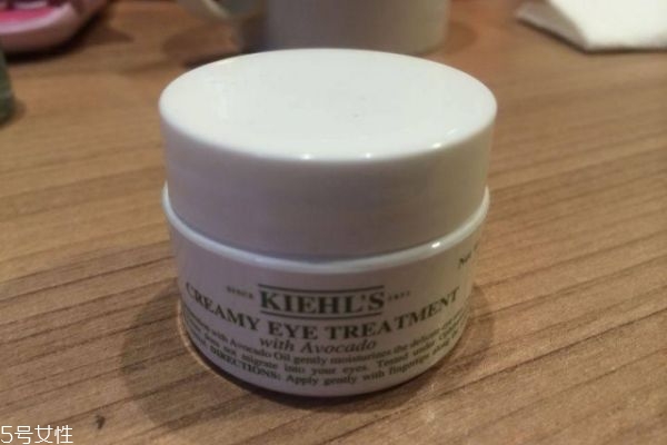 20歲左右用什么眼霜好 適合25歲以下用的眼霜 20歲左右用什么眼霜好 適合25歲以下用的眼霜