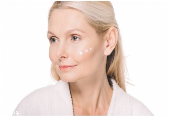 如何保濕臉部 懶人護(hù)膚方法 如何保濕臉部 懶人護(hù)膚方法