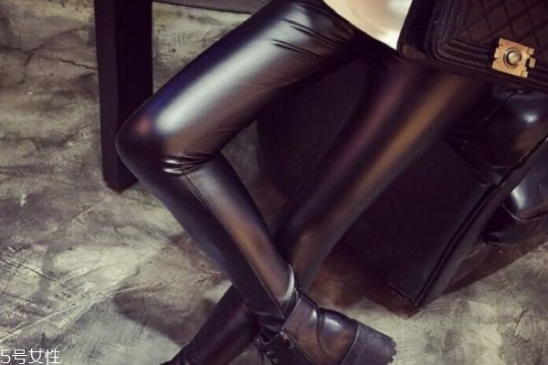 皮褲怎么保養(yǎng) 保養(yǎng)小技巧獻(xiàn)上 皮褲怎么保養(yǎng) 保養(yǎng)小技巧獻(xiàn)上