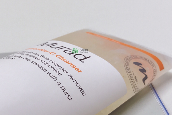 油痘肌適合什么護(hù)膚品 油痘肌的皮膚護(hù)理方法 油痘肌適合什么護(hù)膚品 油痘肌的皮膚護(hù)理方法