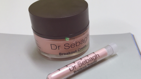 油痘肌適合什么護(hù)膚品 油痘肌的皮膚護(hù)理方法 油痘肌適合什么護(hù)膚品 油痘肌的皮膚護(hù)理方法