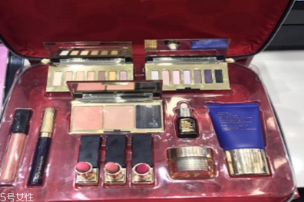 雅詩(shī)蘭黛2018圣誕套裝有什么 哪里可以買(mǎi)