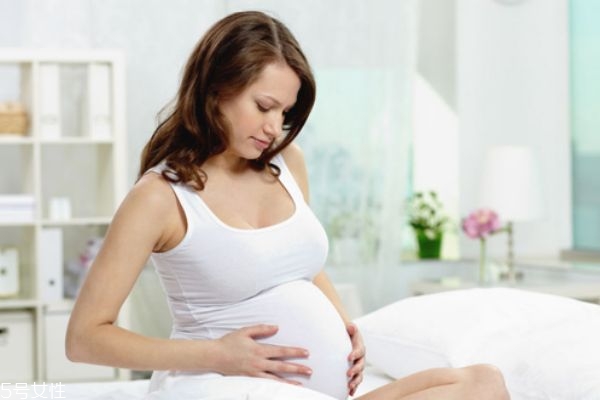 孕期黑色素沉淀什么時(shí)候能褪 防曬不能少 孕期黑色素沉淀什么時(shí)候能褪 防曬不能少