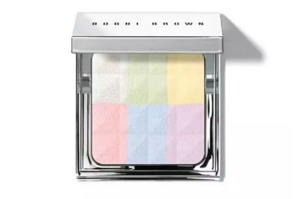 皮膚黃應該用什么蜜粉 如何根據膚色挑選蜜粉顏色 皮膚黃應該用什么蜜粉 如何根據膚色挑選蜜粉顏色