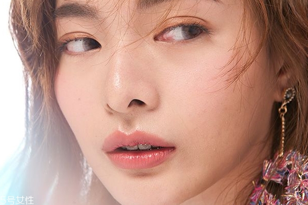 痘痘肌浮粉怎么辦 痘痘肌3個(gè)補(bǔ)妝小秘訣 痘痘肌浮粉怎么辦 痘痘肌3個(gè)補(bǔ)妝小秘訣