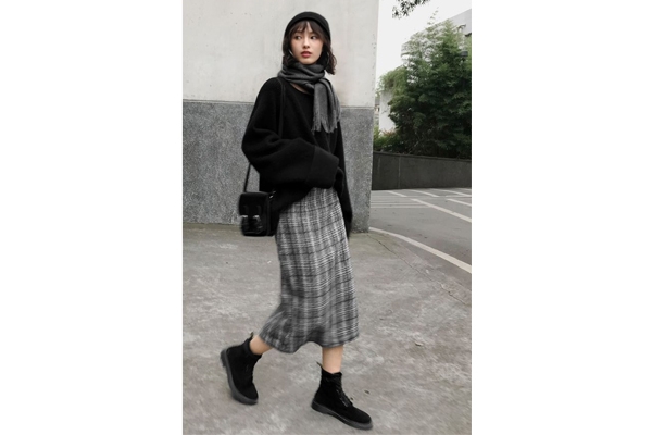 秋冬中長裙子怎么穿好看 秋冬中長裙子搭配指南 秋冬中長裙子怎么穿好看 秋冬中長裙子搭配指南