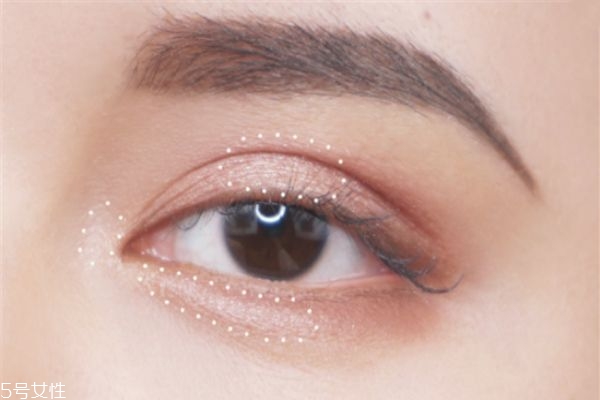 豆沙色眼妝畫法 冬季豆沙色眼妝