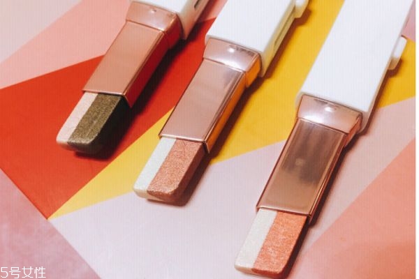 蘭芝雙色眼影怎么用 雙色眼影的畫法步驟圖 蘭芝雙色眼影怎么用 雙色眼影的畫法步驟圖