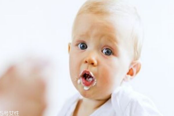 6個(gè)月輔食要不要加鹽 輔食添加原則 6個(gè)月輔食要不要加鹽 輔食添加原則