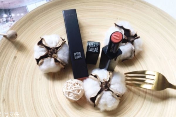 瑪麗黛佳唇膏怎么樣 瑪麗黛佳輕霧感唇膏 瑪麗黛佳唇膏怎么樣 瑪麗黛佳輕霧感唇膏