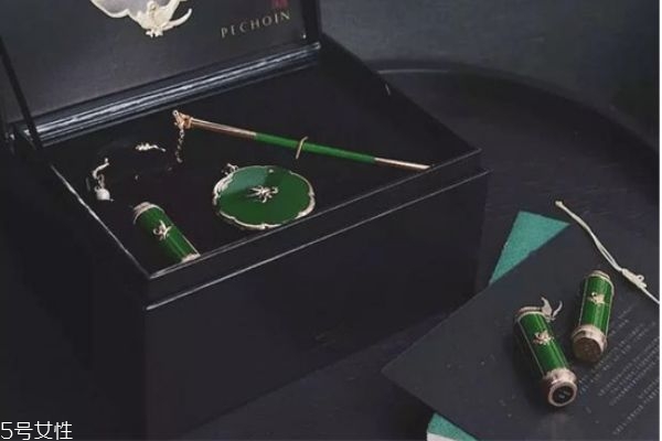 百雀羚宮廷套裝里面有什么 百雀羚宮廷系列 百雀羚宮廷套裝里面有什么 百雀羚宮廷系列