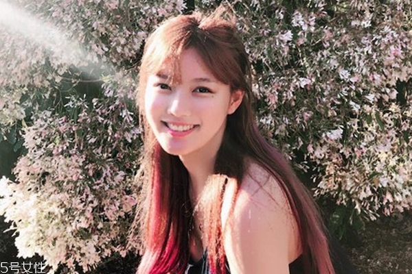 秋冬掉發(fā)嚴(yán)重怎么辦 別用太燙的水洗頭 秋冬掉發(fā)嚴(yán)重怎么辦 別用太燙的水洗頭