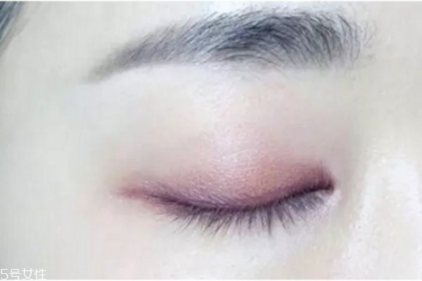 粉色眼影怎么畫(huà)好看 粉紫色眼影畫(huà)法