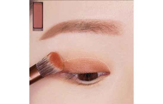 藕粉色眼影怎么畫 好看的秋冬眼妝教程