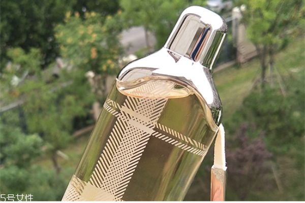 burberry香水哪個好聞 巴寶莉香水推薦 burberry香水哪個好聞 巴寶莉香水推薦