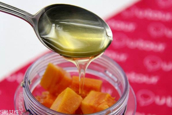 蜂蜜聞起來(lái)什么味 假蜂蜜聞起來(lái)像水果糖 蜂蜜聞起來(lái)什么味 假蜂蜜聞起來(lái)像水果糖