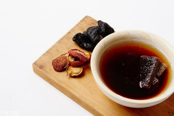 女性吃黑糖的好處 黑糖和紅糖的區(qū)別 女性吃黑糖的好處 黑糖和紅糖的區(qū)別