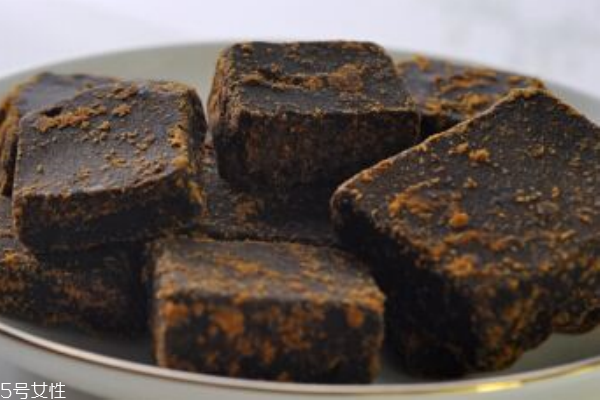 女性吃黑糖的好處 黑糖和紅糖的區(qū)別 女性吃黑糖的好處 黑糖和紅糖的區(qū)別