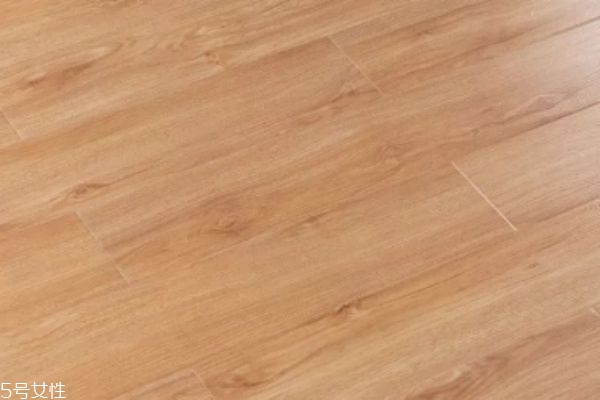 木地板翹起來怎么處理 別再用濕拖把拖地了