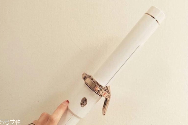 卷發(fā)棒什么材質(zhì)好 陶瓷和鋁管大pk 卷發(fā)棒什么材質(zhì)好 陶瓷和鋁管大pk