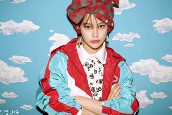 夜間精華白天能用嗎 美白精華是白天用還是晚上用 夜間精華白天能用嗎 美白精華是白天用還是晚上用