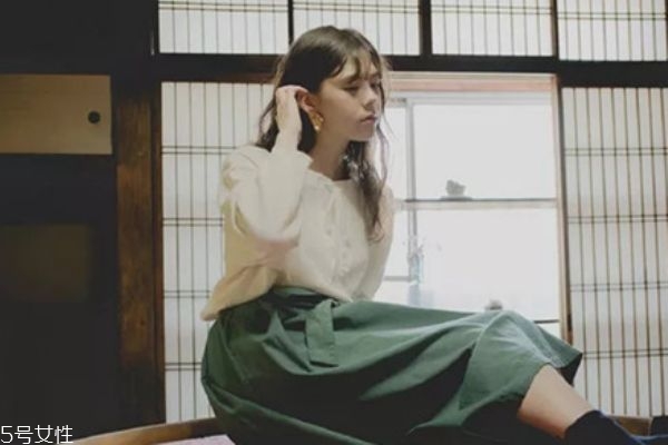 夜間精華白天能用嗎 美白精華是白天用還是晚上用 夜間精華白天能用嗎 美白精華是白天用還是晚上用