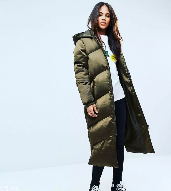 女生羽絨服怎么搭配好看 羽絨服搭配技巧 女生羽絨服怎么搭配好看 羽絨服搭配技巧