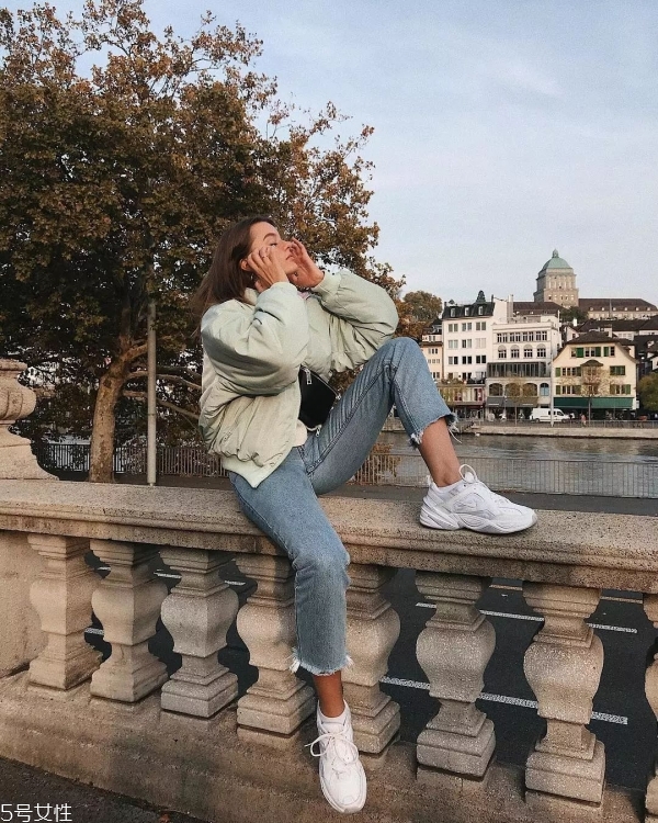 女生羽絨服怎么搭配好看 羽絨服搭配技巧 女生羽絨服怎么搭配好看 羽絨服搭配技巧